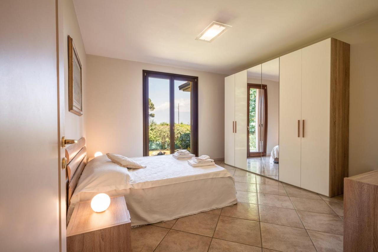 מנרבה דל גארדה Villa Giulia מראה חיצוני תמונה