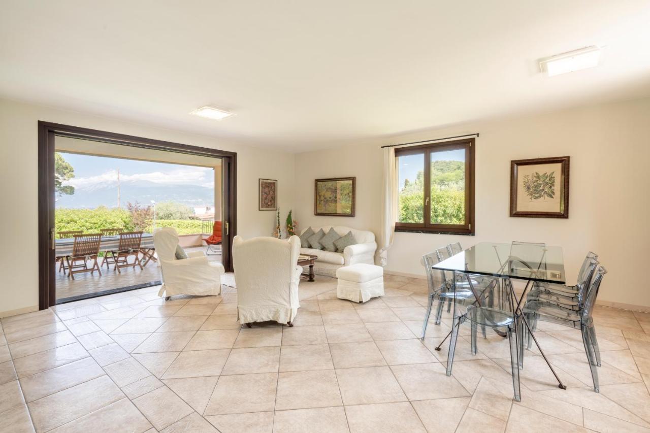 מנרבה דל גארדה Villa Giulia מראה חיצוני תמונה