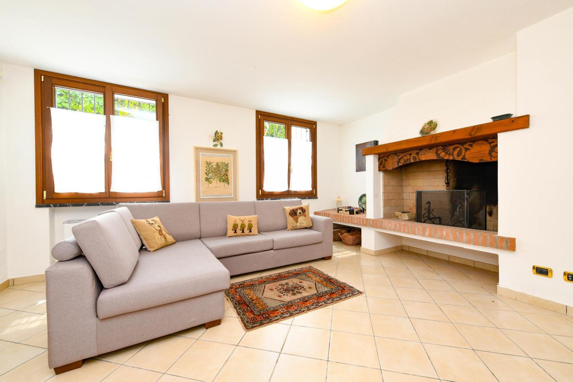 מנרבה דל גארדה Villa Giulia מראה חיצוני תמונה